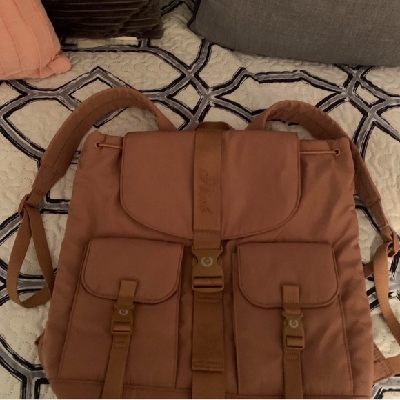 Pink Victoria Secret Backpack never used no tag - Picture 1 of 2